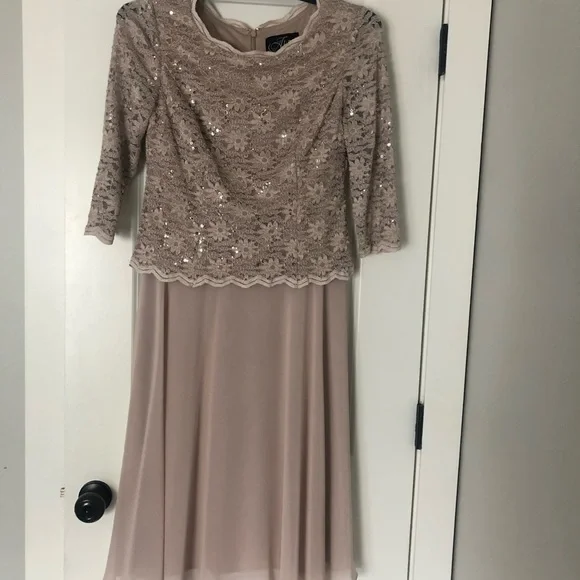 Alex Evenings Womens Lace Sequined Cocktail Dress Taupe 10